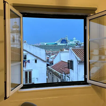 Cantinho Portas Do Sol Lisbona